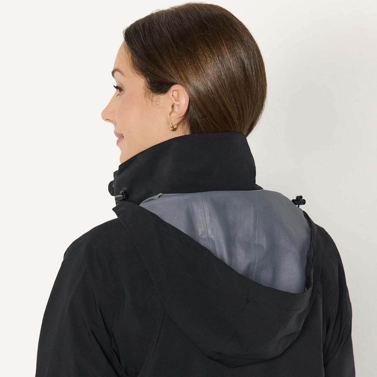 Amazon Essentials Women's Regular-Fit Lightweight Waterproof Long Hooded Rain Jacket