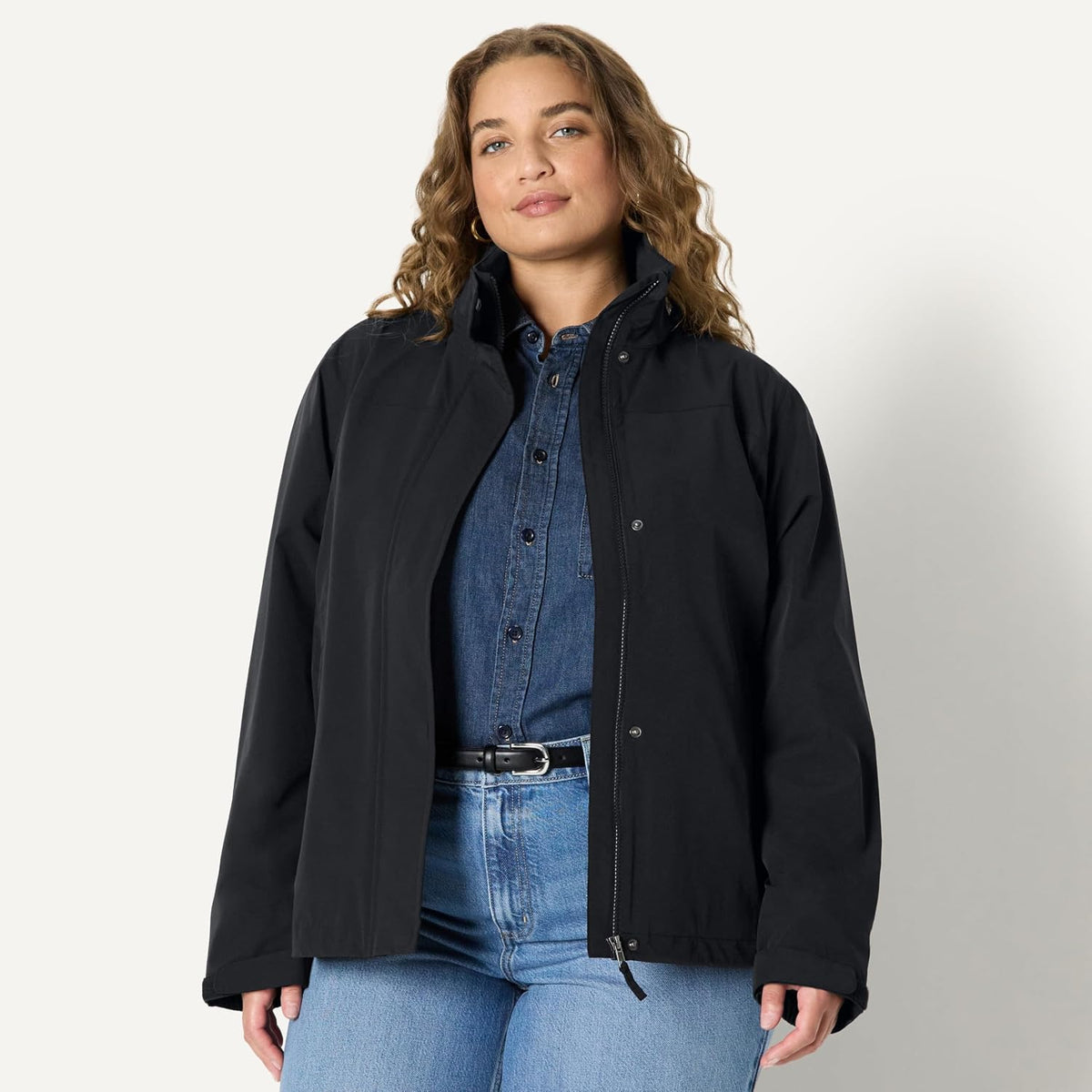 Amazon Essentials Women's Regular-Fit Lightweight Waterproof Long Hooded Rain Jacket